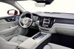 Volvo V60 D4 Cross Country 2018 года (WW)